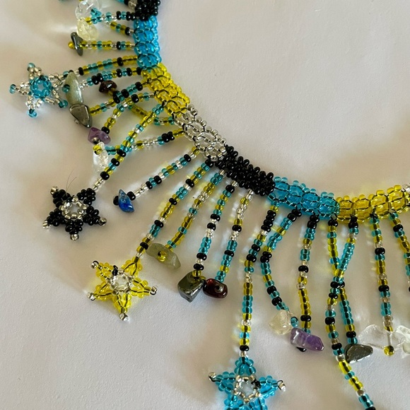 Beautiful NWOT Handmade Beaded Star Necklace with Glass Beads & Stone Chips - Picture 4 of 8